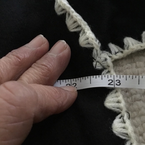 Commense Black and White Trim Sweatshirt - Picture 5 of 14